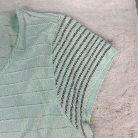 Alex Marie Short Sleeve Blouse Seafoam Green silver threading on sleeves size XL - Picture 10 of 12